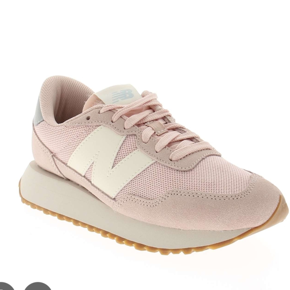New Balance/Women's 237 Pink Sneakers Sz 8